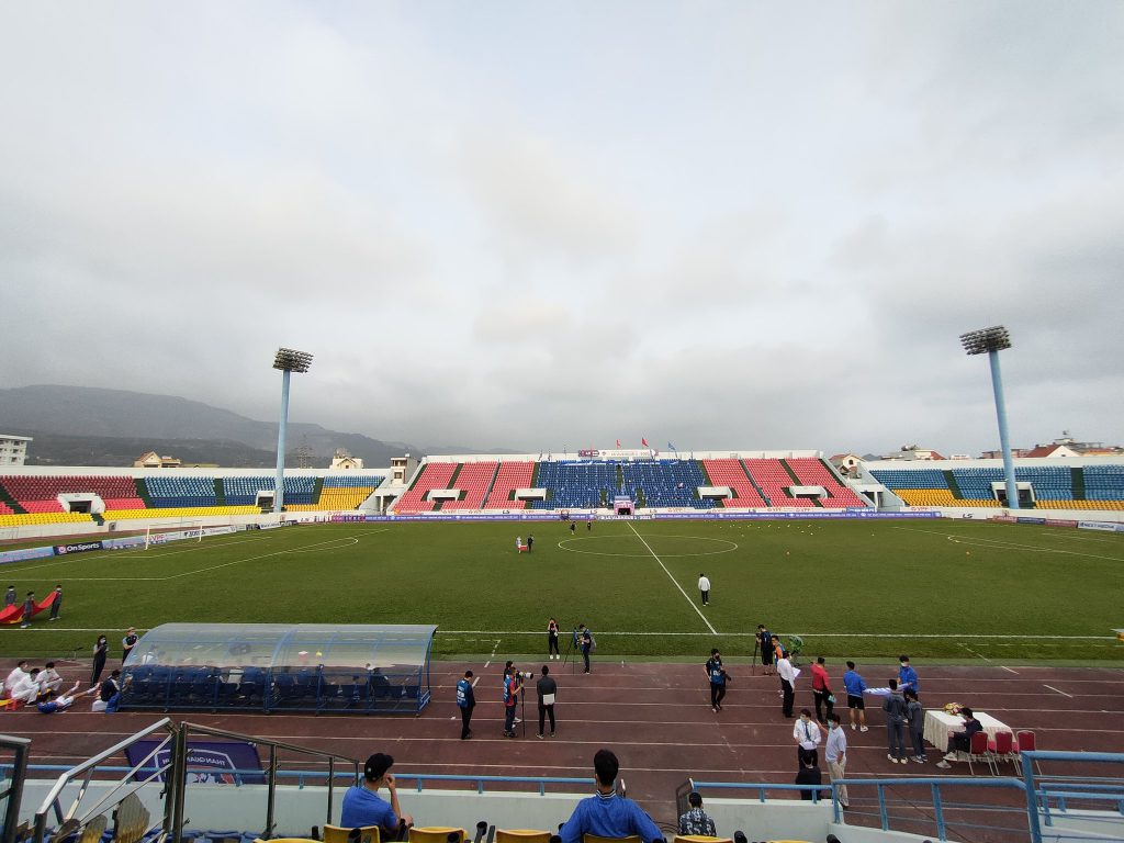 Cẩm Phả Stadium