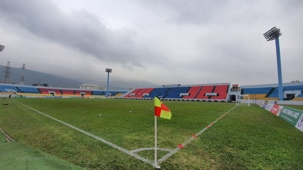 Cẩm Phả Stadium